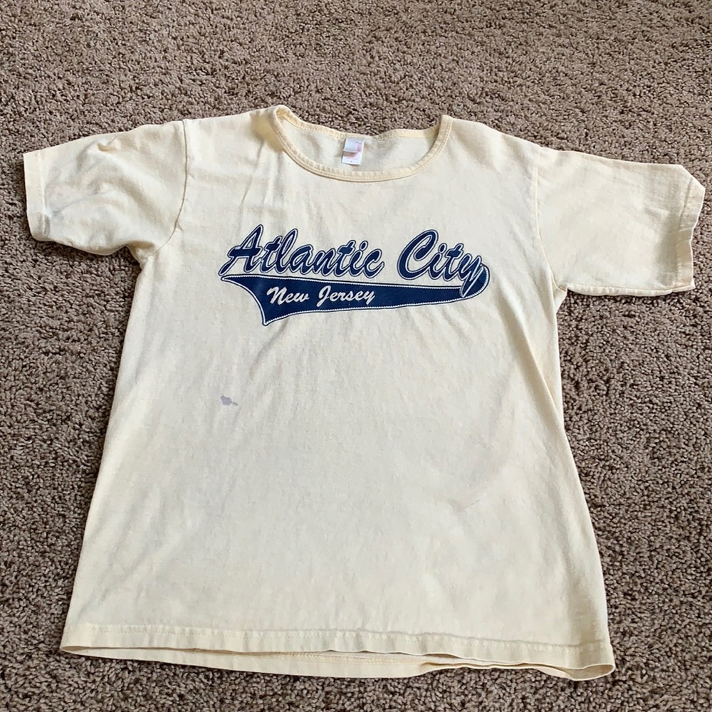 yellow Atlantic City New Jersey t-shirt size small